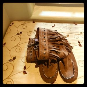 Girls' Size 13 Mudd Moccasin boots